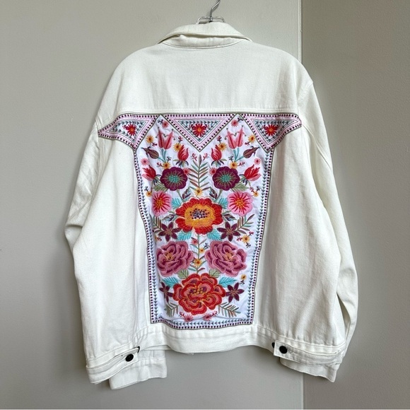 Savanna Jane Jackets & Blazers - NWT Savanna Jane Embroidered White Denim Jean Jacket 100% Cotton Floral